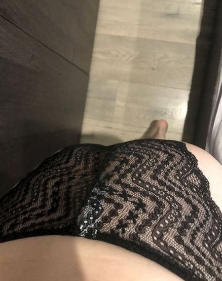 年轻的少妇一区二区_4K免费观看